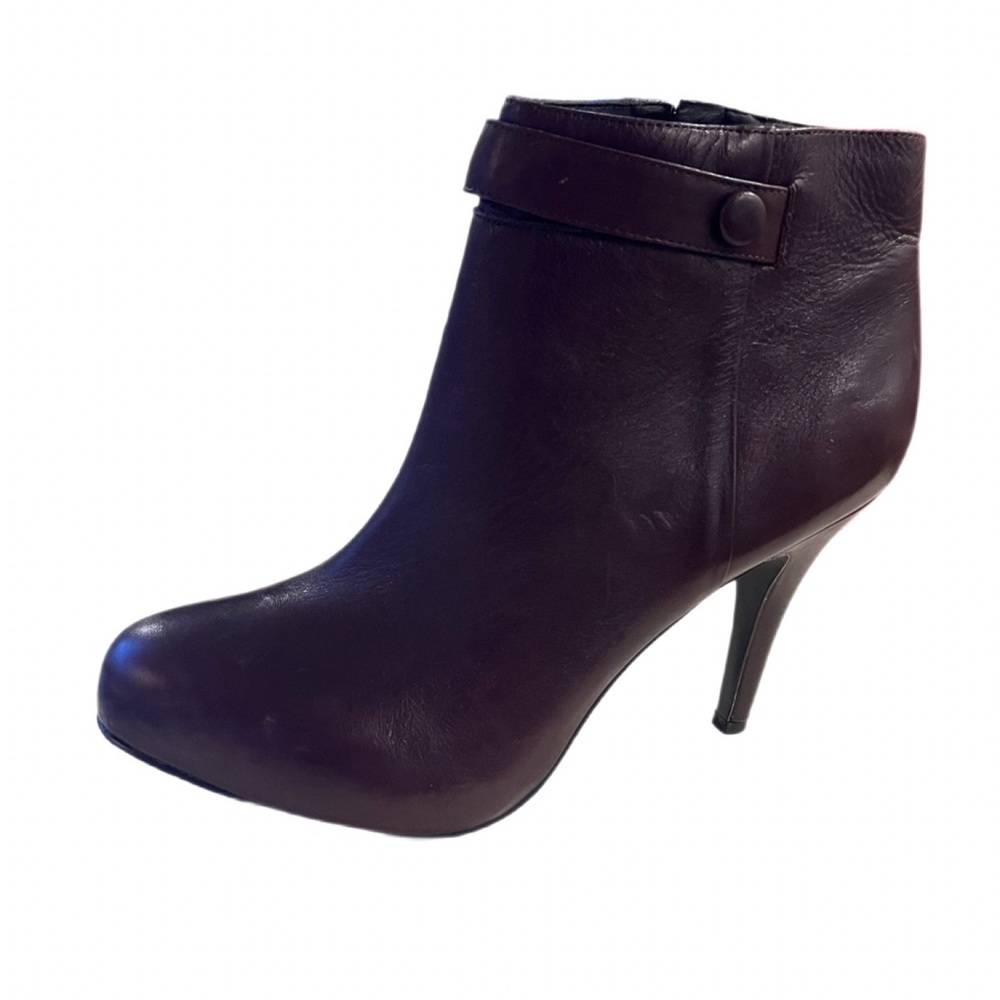 Nine West "Gowithito" Brown leather high heeled ankle boots size 9 1/2